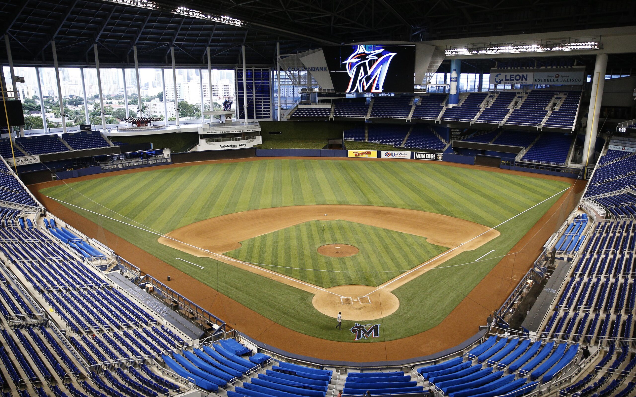 Miami: Miami Marlins Baseball Game Ticket at loandepot Park